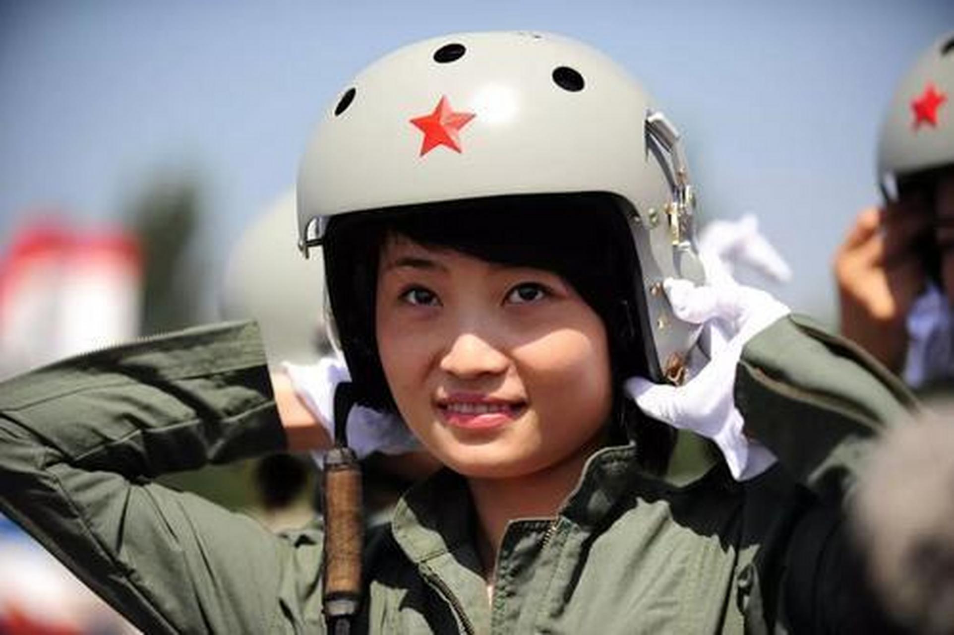 四川女飛行員余旭，英勇無(wú)畏的藍(lán)天使者，四川女飛行員余旭，藍(lán)天的英勇使者
