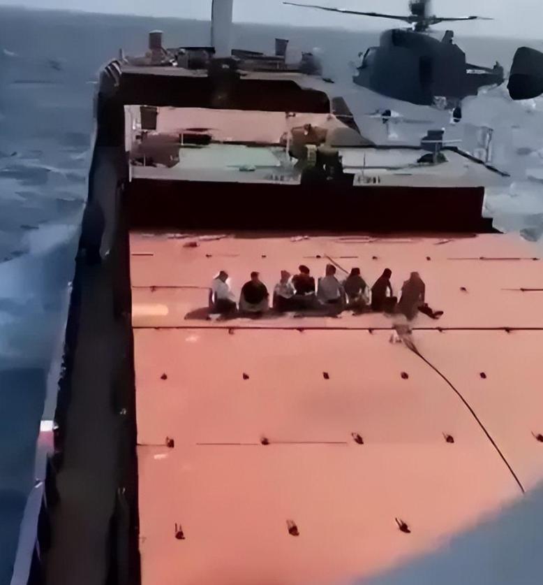 俄羅斯向美軍艦開火，事件背景與SEO解讀，俄羅斯對美軍艦開火事件背景解析與SEO視角解讀