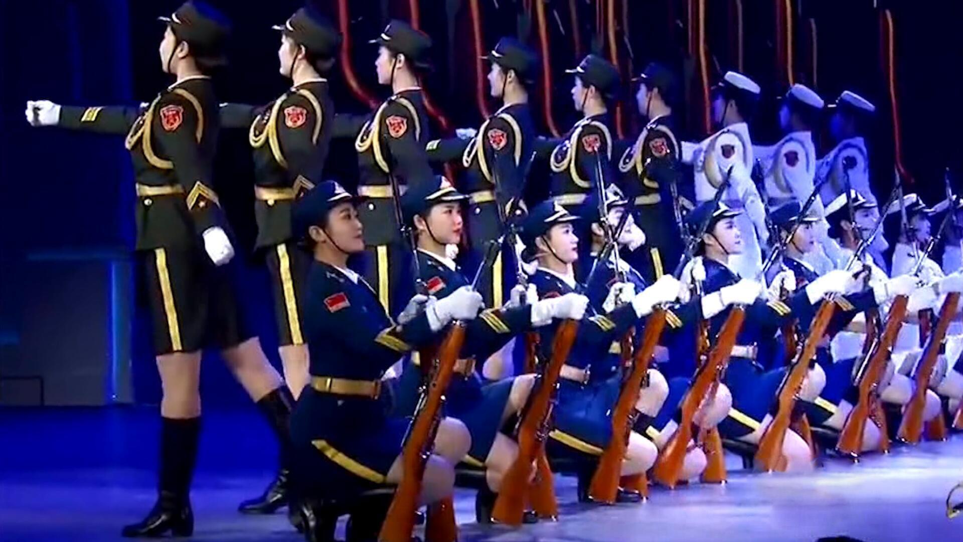 三軍女兵隊跳舞，展現(xiàn)力量與柔美的完美結(jié)合，三軍女兵隊舞蹈，力量與柔美的完美交融