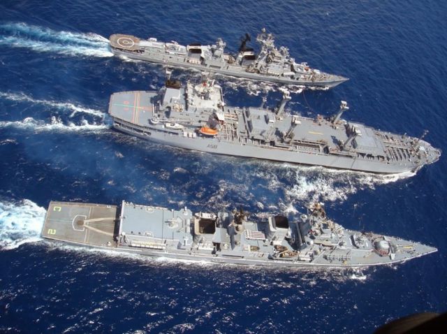 中國(guó)第三艘航空母艦下水，揭示強(qiáng)大國(guó)防新里程碑，中國(guó)第三艘航空母艦下水，國(guó)防實(shí)力再上新臺(tái)階