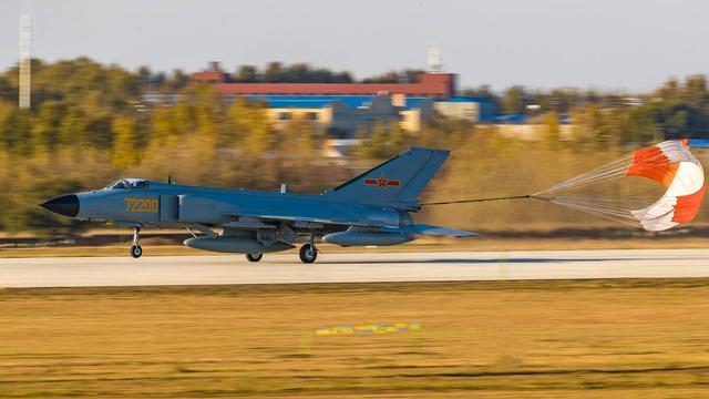 關(guān)于2022年殲-7還有多少架的探討，探討，殲-7戰(zhàn)機(jī)在2022年的數(shù)量概況