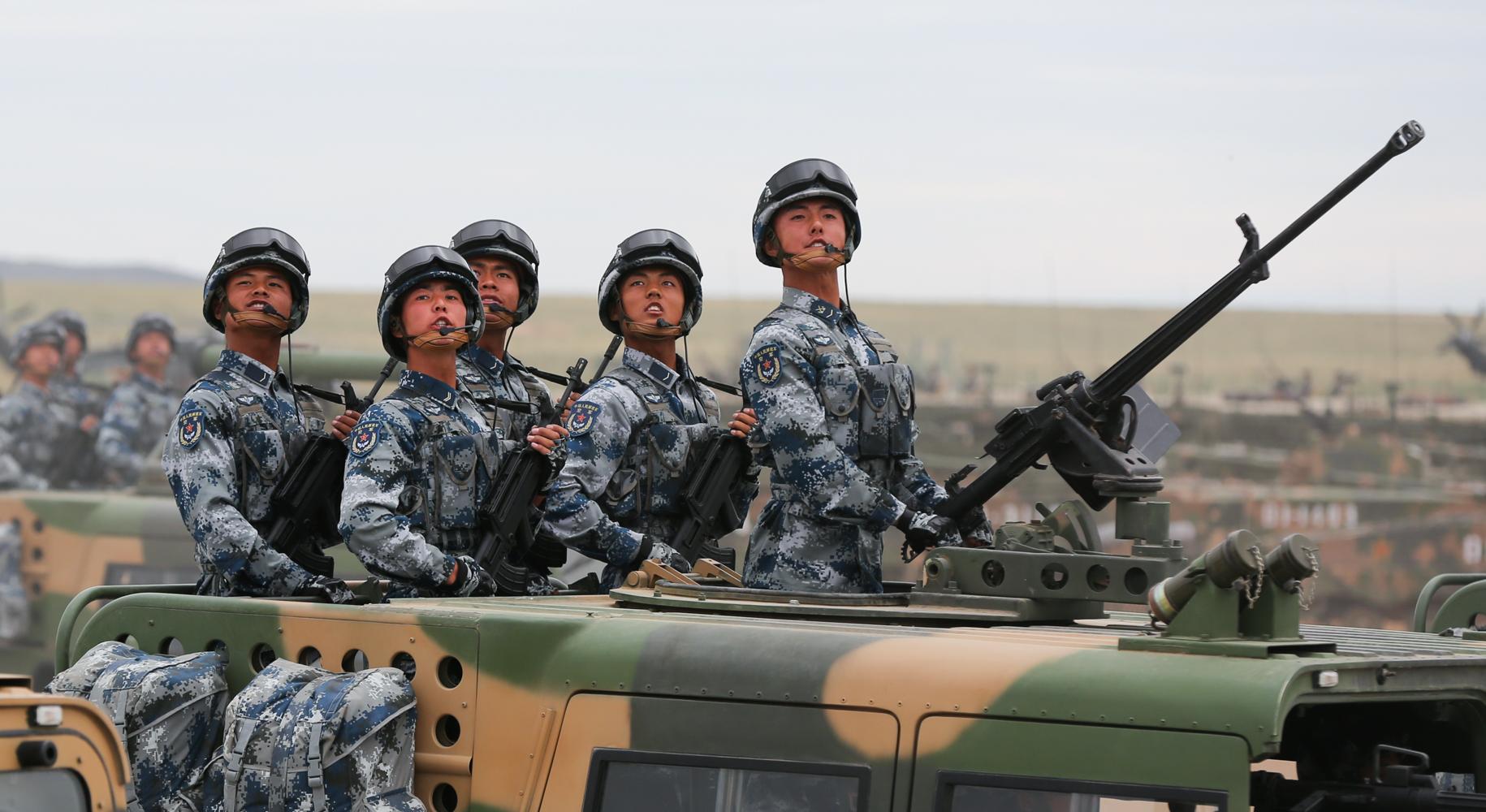 建軍90年閱兵完整版，回顧歷史，展望未來(lái)，建軍90年閱兵回顧，歷史印記與未來(lái)展望