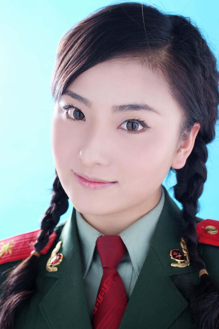 中國(guó)最漂亮的女兵照片第一名——展現(xiàn)英雄之美與榮耀印記，中國(guó)女兵第一名，榮耀印記與英雄之美的璀璨瞬間