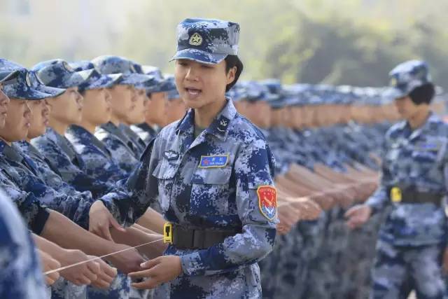 大學(xué)生女兵容易被錄取嗎？解析影響因素與機(jī)會(huì)平等，女大學(xué)生兵錄取機(jī)會(huì)解析，影響因素與平等權(quán)益探討
