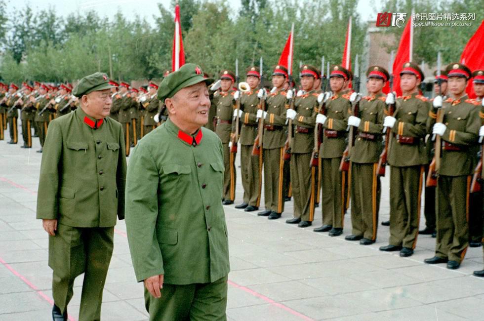 解放軍儀仗隊(duì)表演視頻，展現(xiàn)榮耀與力量，解放軍儀仗隊(duì)榮耀與力量的震撼表演視頻