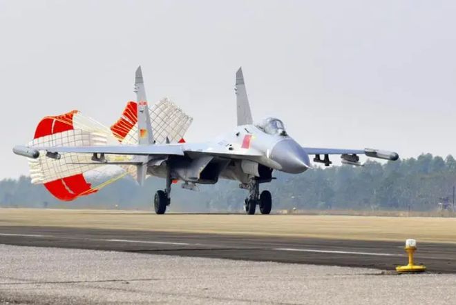 連云港軍用機(jī)場殲-11，揭秘軍事航空的神秘面紗，揭秘連云港軍用機(jī)場殲-11軍事航空的神秘面紗
