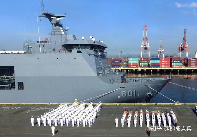 中國海軍節(jié)閱兵，展現(xiàn)中國力量的壯麗畫卷——紀(jì)念中國海軍節(jié)2022年盛大閱兵活動(dòng)，中國海軍節(jié)盛大閱兵，展現(xiàn)力量與榮耀的壯麗畫卷 2022年紀(jì)念活動(dòng)回顧