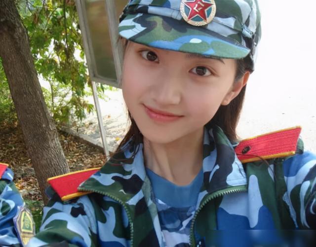 軍事直播間董嘉耀，一位軍事領(lǐng)域的佼佼者，董嘉耀，軍事領(lǐng)域的翹楚，深度解析軍事直播間