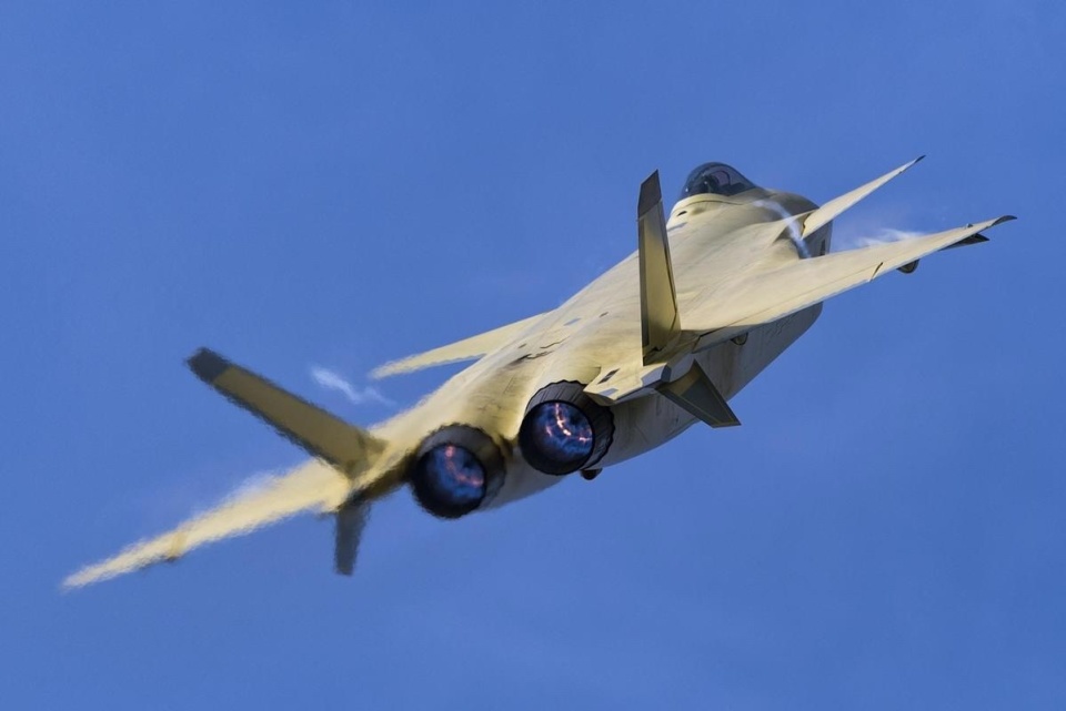 殲15戰(zhàn)斗機發(fā)動機，性能與優(yōu)勢分析，殲15戰(zhàn)斗機發(fā)動機性能與優(yōu)勢深度解析