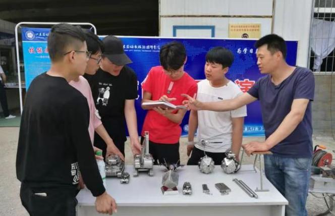 中國三艘航母尺寸對比，中國三艘航母尺寸對比，揭秘航母家族的力量與優(yōu)勢
