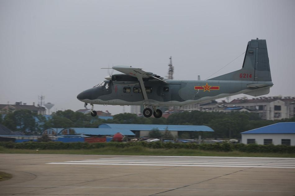 運(yùn)-12E飛機(jī)，探索航空領(lǐng)域的卓越之作，運(yùn)-12E飛機(jī)，航空領(lǐng)域的杰出探索者
