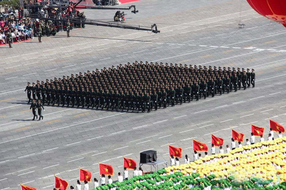 回顧歷史，紀(jì)念輝煌——2009年國慶閱兵盛典，回顧歷史，輝煌永銘——紀(jì)念2009年國慶閱兵盛典