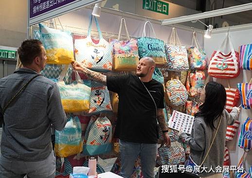 二四六香港資料期期準(zhǔn)亮點，深度解析與獨特視角，二四六香港資料期期準(zhǔn)亮點，深度解析與獨特視角揭秘