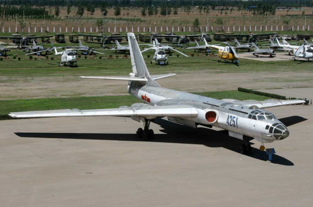 轟-20在閻良試飛視頻，揭示中國(guó)新一代戰(zhàn)略轟炸機(jī)的神秘面紗，中國(guó)新一代戰(zhàn)略轟炸機(jī)轟-20在閻良試飛，神秘面紗揭曉