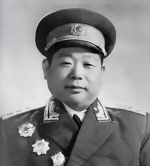 開國十大將軍排名，歷史功勛與傳奇故事，開國十大將軍排名背后的歷史功勛與傳奇故事
