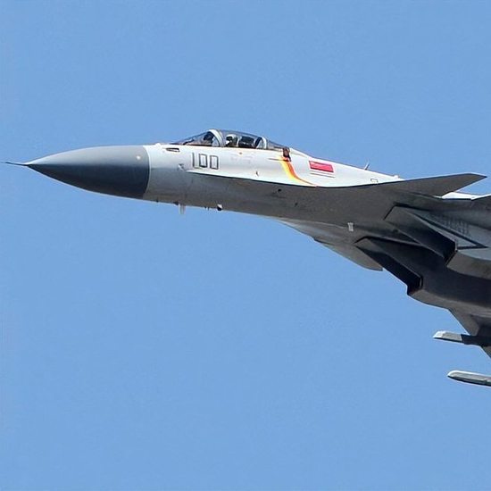 殲十五戰(zhàn)斗機(jī)，中國空中力量的璀璨明珠，殲十五戰(zhàn)斗機(jī)，中國空中力量的驕傲明珠