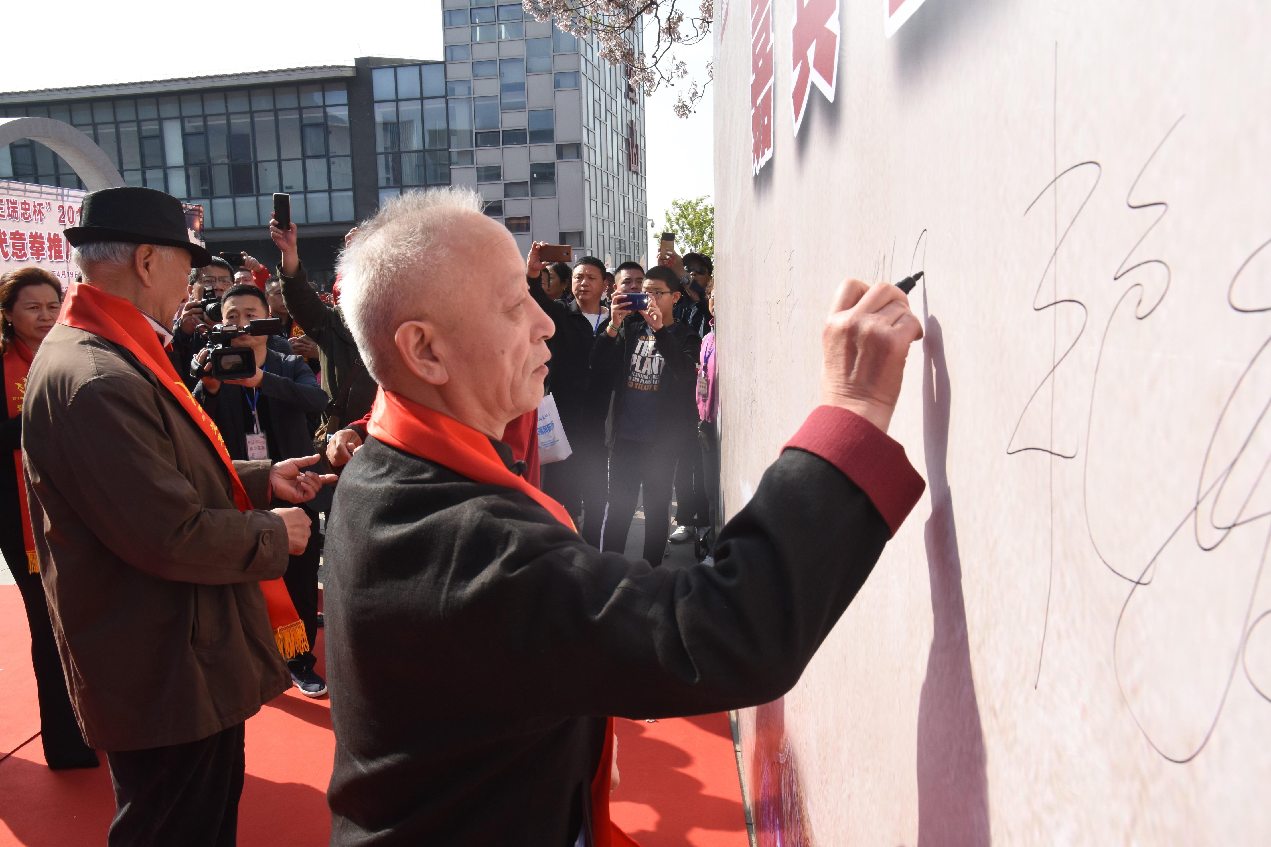 一碼一肖王中王論壇，探索與解析，一碼一肖王中王論壇，深度探索與解析