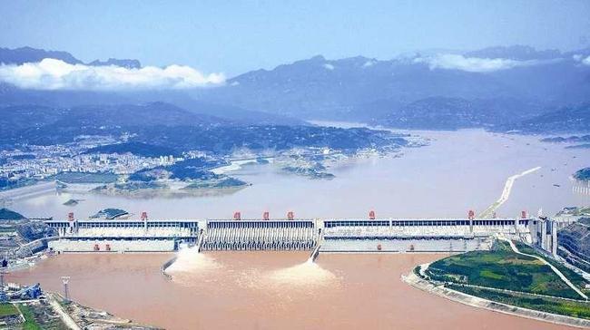 湖北三峽大壩景區(qū)，領(lǐng)略壯麗工程的奇跡與大自然的魅力，湖北三峽大壩景區(qū)，壯麗工程與自然魅力的完美融合