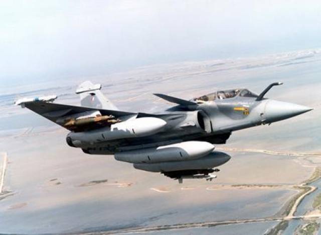 殲-10D已定型，深度解析新一代戰(zhàn)斗機(jī)性能與技術(shù)特點(diǎn)，殲-10D新一代戰(zhàn)斗機(jī)性能與技術(shù)特點(diǎn)深度解析